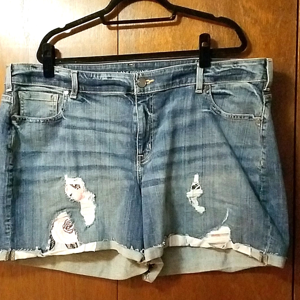 NWT Lane Bryant Jean Shorts 22